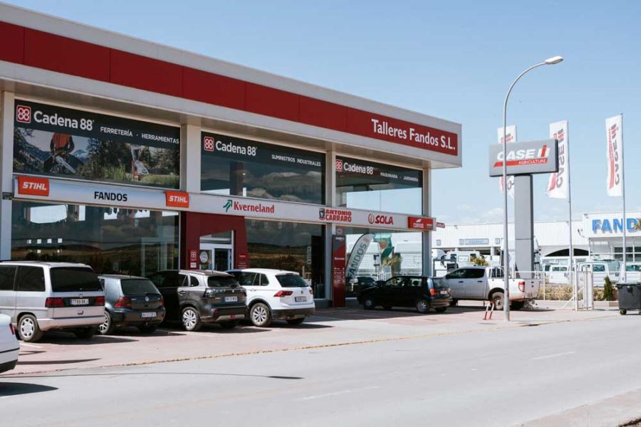 Fachada de FANDOS Market, tu ferretería industrial en Teruel